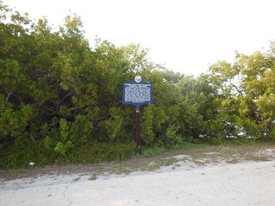 Florida East Coast Railroad Overseas Extension Marker (<i>wide view</i>) image. Click for full size.