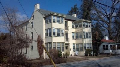 Everhart Grove Hotel - Today an apartment building image. Click for full size.