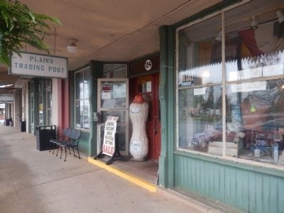 M and M Cash Store. Click for full size. M and M Cash Store image. Click for full size.
