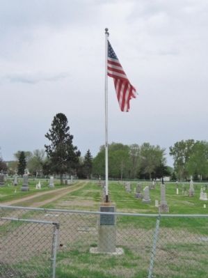 Veterans Memorial and Flagpole image. Click for full size.