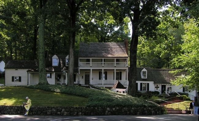 Michie Tavern (1772) image. Click for full size.