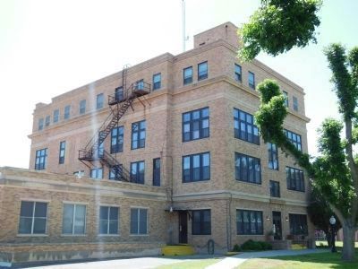 Winkler County Courthouse (northwest view) image. Click for full size.