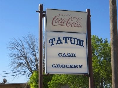 Sign at Dallas Cash Grocery image. Click for full size.