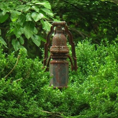Washington's Well. Click for full size. Washington's Well image. Click for full size.