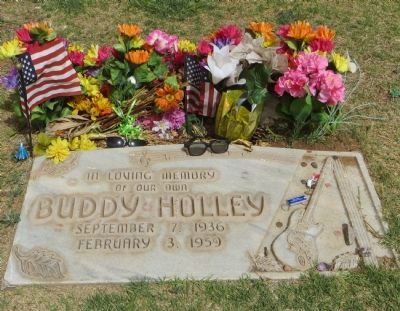 Buddy Holley Gravesite image. Click for full size.