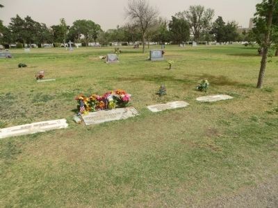 Buddy Holly Gravesite image. Click for full size.