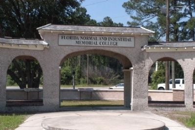 Florida Memorial University Grounds image. Click for full size.