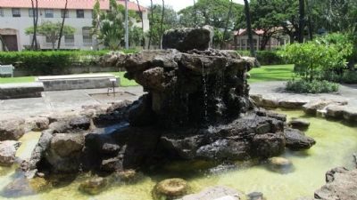 Kawaiaha'o Landmark Fountain image. Click for full size.