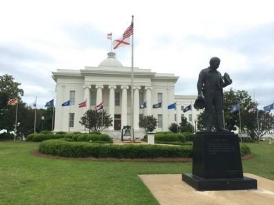 Alabama State Capitol & Avenue of Flags image. Click for full size.