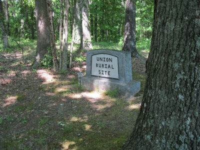 Union Burial Site Monument image. Click for full size.