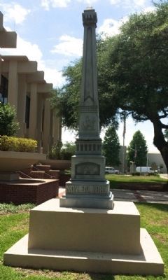 Confederate Soldiers Monument -East image. Click for full size.