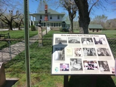 Alvin and Gracie York's Home and Farm Marker image. Click for full size.