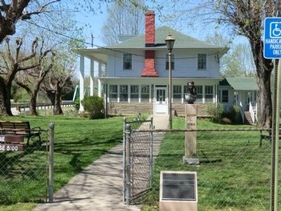 Alvin and Gracie York's Home and Historic Marker image. Click for full size.