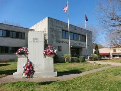 Veterans Memorial-Humphreys County Courthouse image. Click for full size.