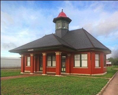 International & Great Northern Railroad Passenger Depot image. Click for full size.