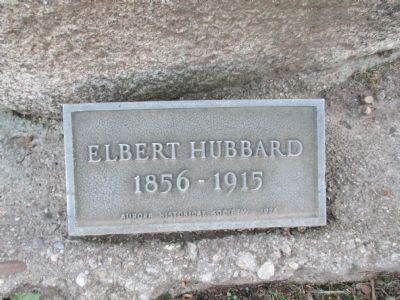 Elbert Hubbard Statue Plaque image. Click for full size.