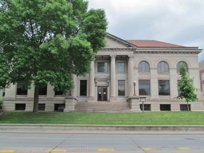 Former Eau Claire Public Library and Marker image. Click for full size.