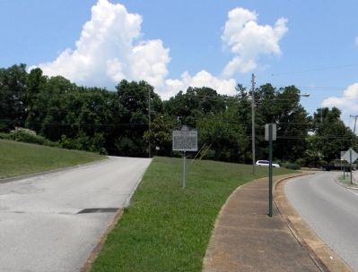 Wide view of the Chattanooga High School Marker image. Click for full size.