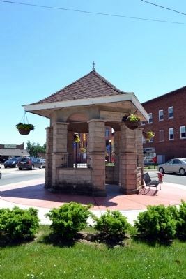 1970 Soule Memorial Fountain. Click for full size. 1970 Soule Memorial Fountain image. Click for full size.