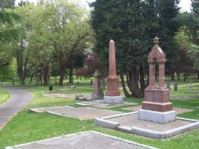 Robertson Family Monument. Click for full size. Robertson Family Monument image. Click for full size.