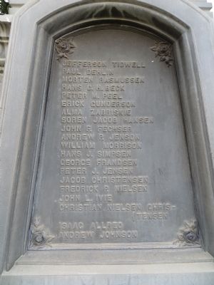Pioneer Monument Marker <i>Left Plate:</i> image. Click for full size.