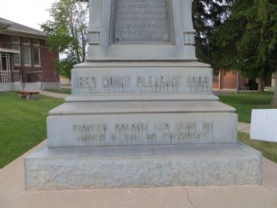 Pioneer Monument Marker <i>Front Plinth:</i> image. Click for full size.