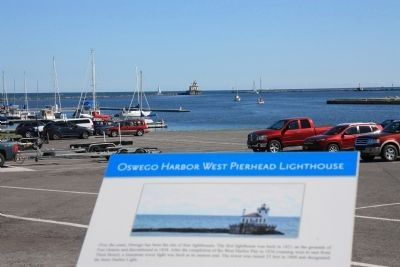 Oswego Harbor West Pierhead Lighthouse Marker image. Click for full size.