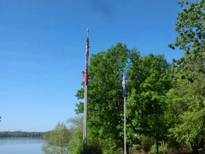 Fort Loudoun flags image. Click for full size.