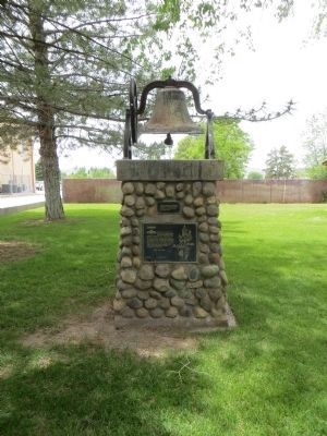 Levan Marker and School Bell image. Click for full size.