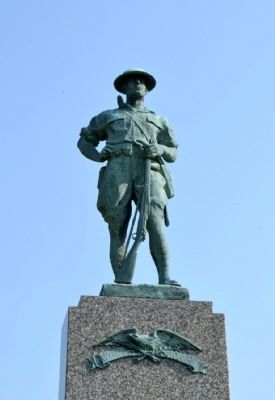 Detail of Statue on top of Memorial image. Click for full size.