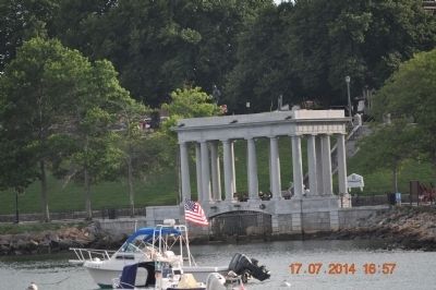 Plymouth Rock Memorial view from Ocean image. Click for full size.