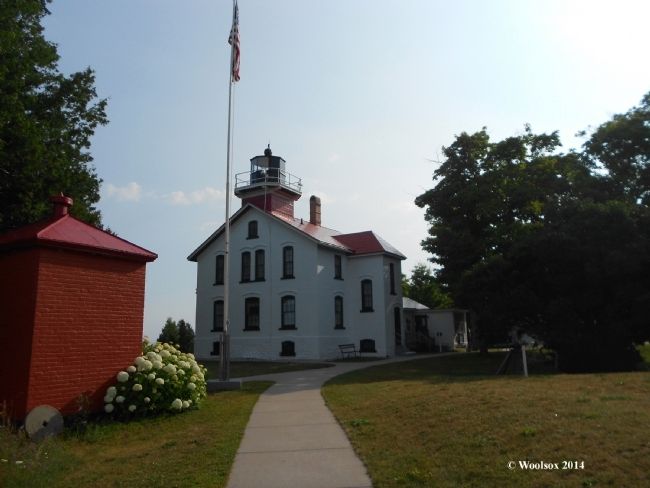Grand Traverse Lighthouse image. Click for full size.