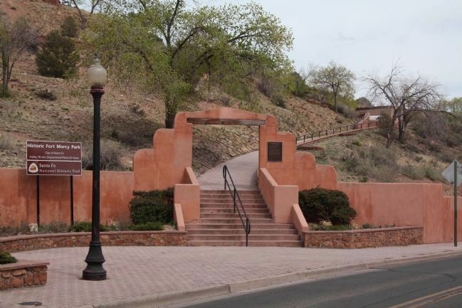 Entrance to Hillside Park. At the Top of the Walkway is the Pedestrian Entrance to Fort Marcy Park. image. Click for full size.