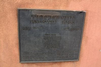 Commemorative Walkway Park Politician's Plaque image. Click for full size.