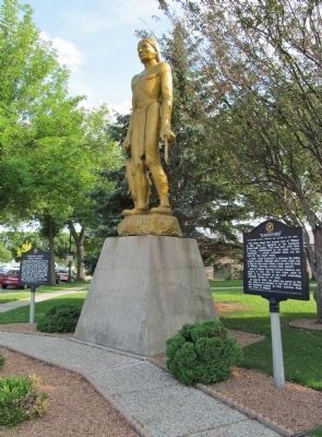 Kandiyohi Statue and Marker image. Click for full size.