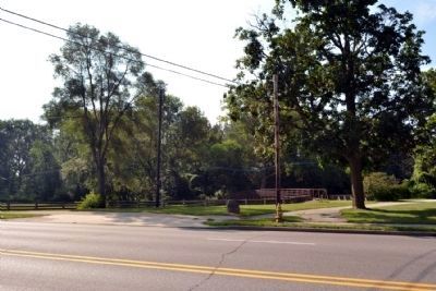 View to Southeast Across E. Jackson Boulevard. Click for full size. View to Southeast Across E. Jackson Boulevard image. Click for full size.