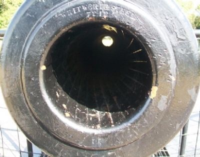 Upper Battery Gun Muzzle Showing Rifling image. Click for full size.