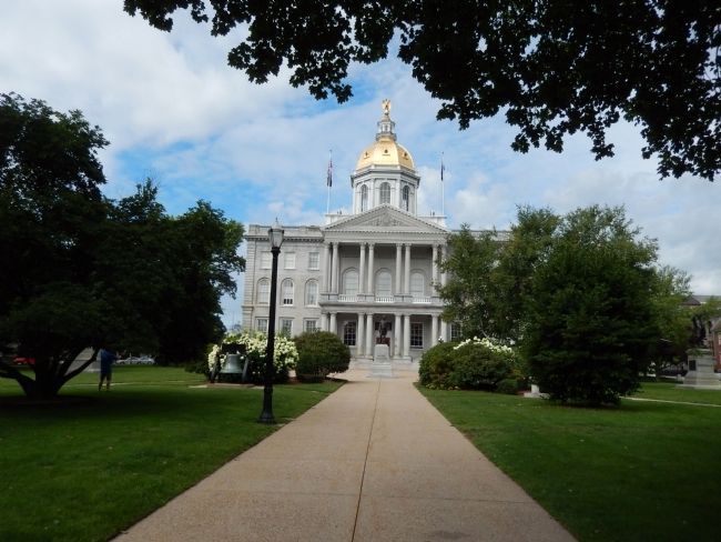 New Hampshire State Capitol image. Click for full size.