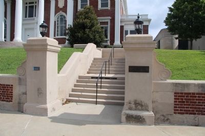 Site of Battery Smartt Marker. Click for full size. Site of Battery Smartt Marker image. Click for full size.