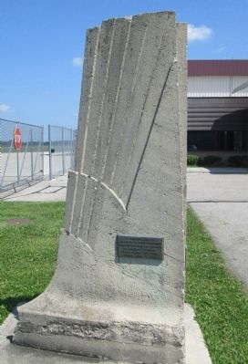 Bellefontaine Airport Pylon Marker image. Click for full size.