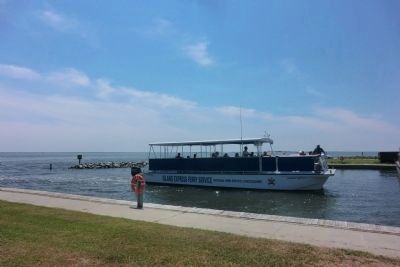 Harkers Island Ferry to the Cape Lookout Light Station image. Click for full size.