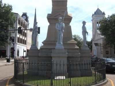 Portsmouth Confederate Monument. Click for full size. Portsmouth Confederate Monument image. Click for full size.