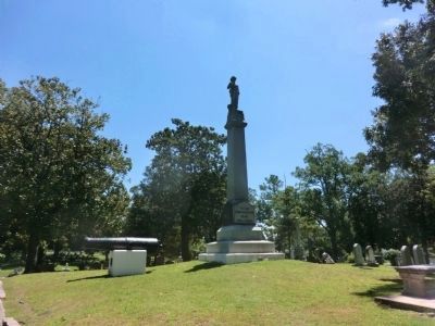 Oakdale Cemetery-Confederate Monument image. Click for full size.