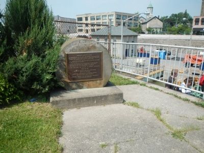 Monument to the Pioneer Engineers next to the Lock Construction Marker image. Click for full size.