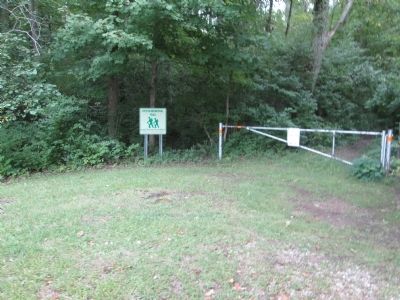 Orton Memorial Trail Head, at Orton parking Lot, in John Bryan State Park. Click for full size. Orton Memorial Trail Head, at Orton parking Lot, in John Bryan State Park image. Click for full size.