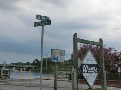 Waterfront Park at Riverview St. and Tallman St.. Click for full size. Waterfront Park at Riverview St. and Tallman St. image. Click for full size.