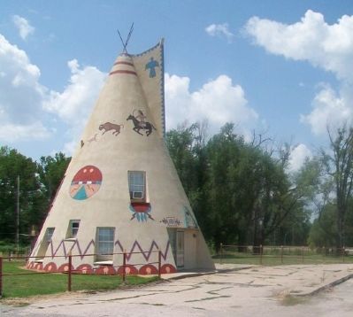 Former Tee Pee Service Station. Click for full size. Former Tee Pee Service Station image. Click for full size.