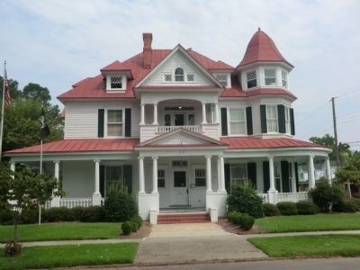 Front view of the Duplin County Veterans Museum image. Click for full size.