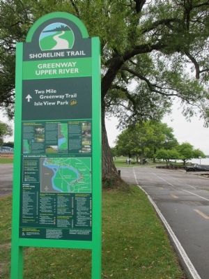 Shoreline Trail Sign image. Click for full size.