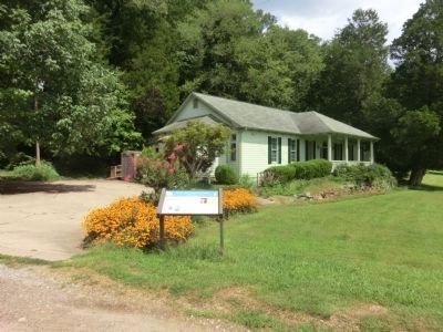 Green River Plantation Marker in front of a private residence image. Click for full size.